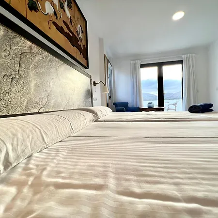 With Breakfast Included, Balcony, Wifi, Pool In Yaiza *