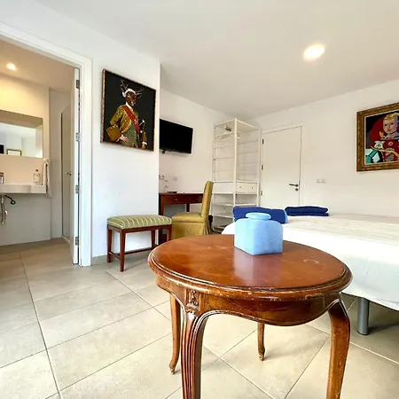 With Breakfast Included, Balcony, Wifi, Pool In Yaiza *