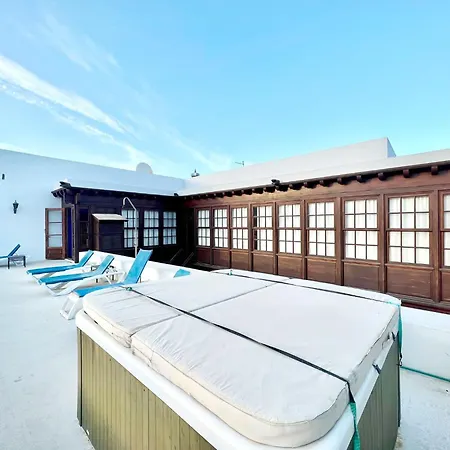 With Breakfast Included, Balcony, Wifi, Pool In Yaiza