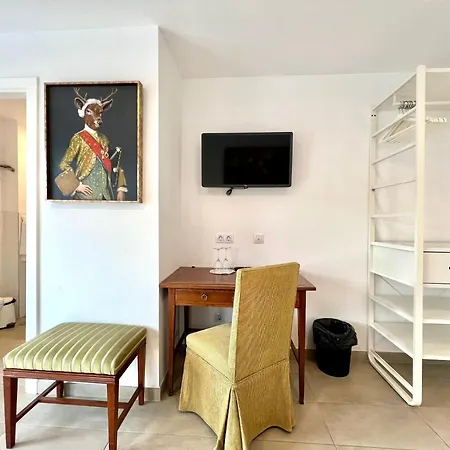 With Breakfast Included, Balcony, Wifi, Pool In Yaiza Apartmán *